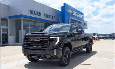 2024 GMC Sierra HD AT4