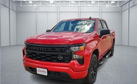 2025 Chevrolet Silverado Custom