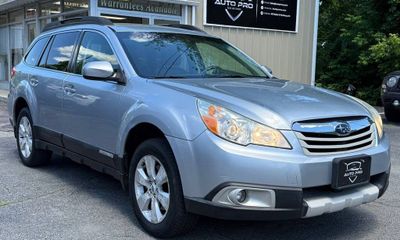 2012 Subaru Outback Limited M R