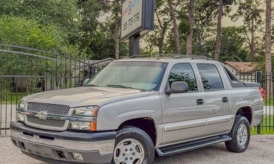 2005 Chevrolet Avalanche 1500 LS 7C
