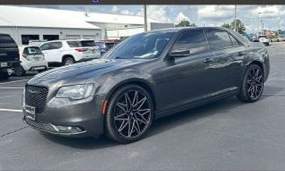 2022 Chrysler 300 Touring L