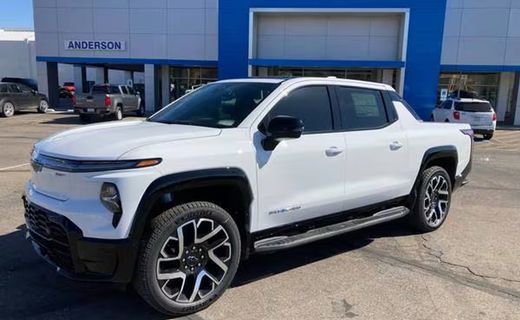 2025 Chevrolet Silverado RST