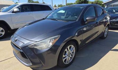 2017 Toyota Yaris IA Base