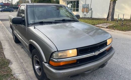 2000 Chevrolet S-10 Pickup