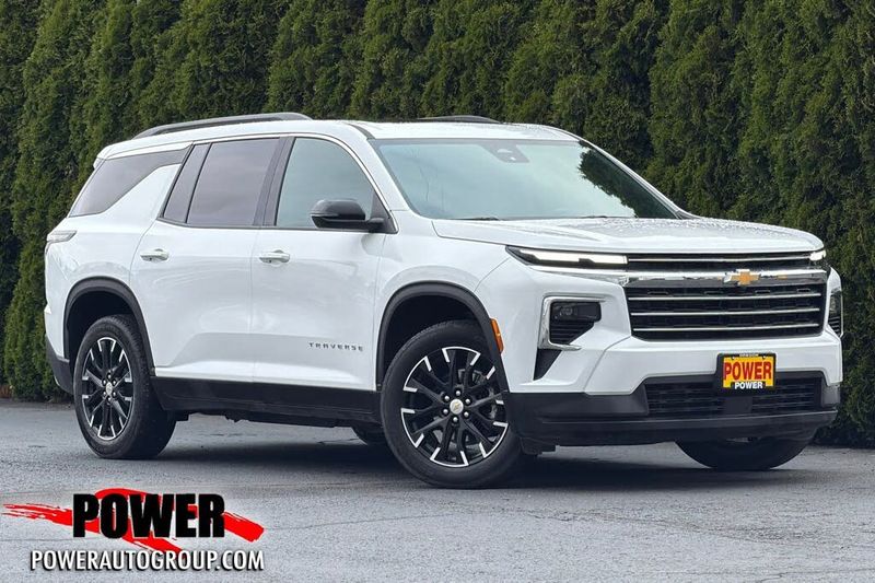 2025 Chevrolet Traverse — a typically priced live listing