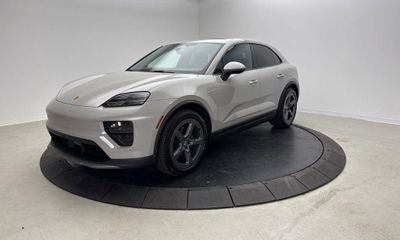 2026 Porsche Macan 4