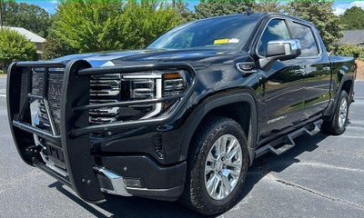 2025 GMC Sierra Denali