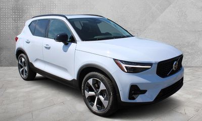 2026 Volvo XC40 Plus Dark