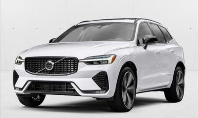 2023 Volvo XC60 Plus Bright
