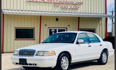 2003 Ford Crown Victoria LX