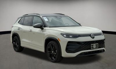 2026 Volkswagen Tiguan SE Black