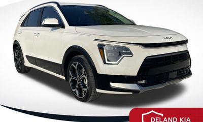 2024 Kia Niro SX Touring