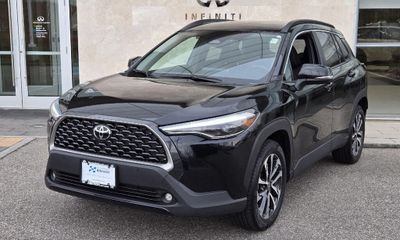 2025 Toyota Corolla Cross XLE