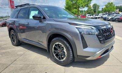 2026 Nissan Pathfinder SV