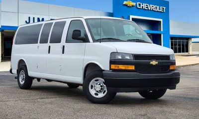 2025 Chevrolet Express LS EXT