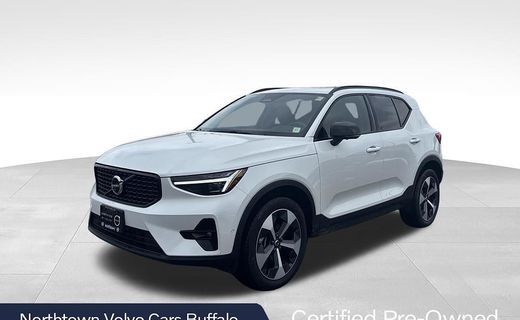 2026 Volvo XC40 Plus Dark