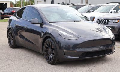2024 Tesla Model Y Performance
