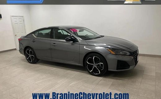 2025 Nissan Altima SR