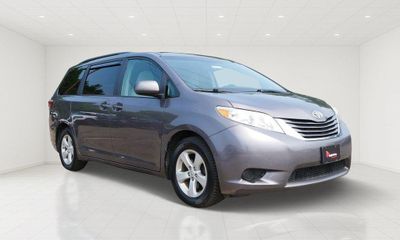 2015 Toyota Sienna LE