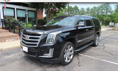 2017 Cadillac Escalade ESV Luxury