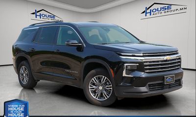 2025 Chevrolet Traverse LT