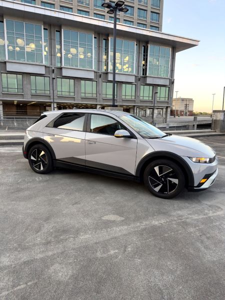 2025 Hyundai Ioniq 5 — a typically priced live listing