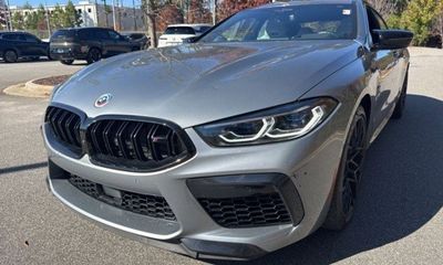 2023 BMW M8
