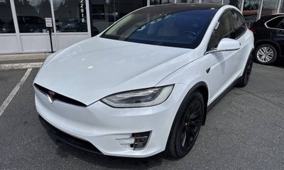 2016 Tesla Model X P90D