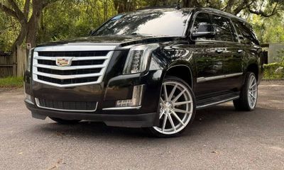 2016 Cadillac Escalade ESV Luxury