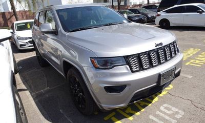 2020 Jeep Grand Cherokee Laredo