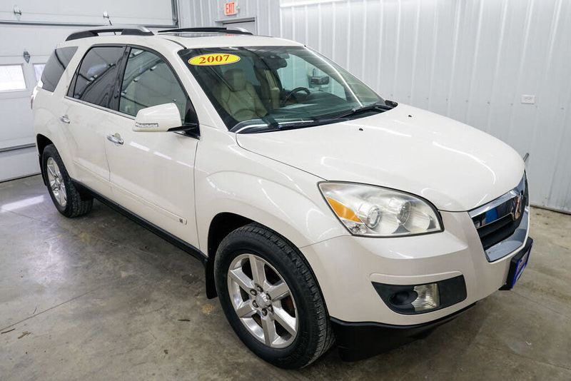 2007 Saturn Outlook — a typically priced live listing