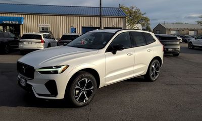 2026 Volvo XC60 Core