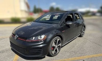 2016 Volkswagen Golf GTI 2 0T Base