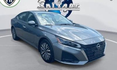 2023 Nissan Altima SR
