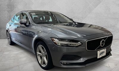 2018 Volvo S90 Momentum