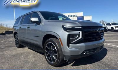 2025 Chevrolet Suburban RST