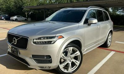 2018 Volvo XC90 Momentum