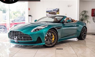 2025 Aston Martin DB12 Convertible