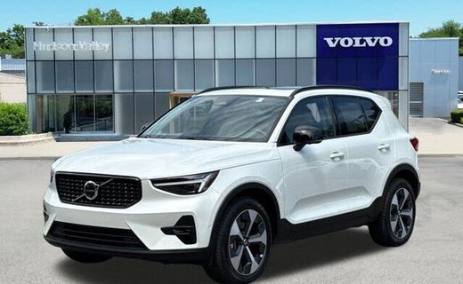2026 Volvo XC40 Plus Dark