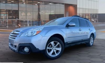 2013 Subaru Outback Premium M R
