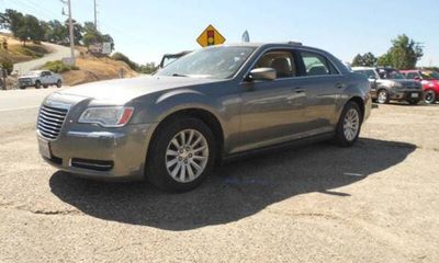 2012 Chrysler 300 Base Limited