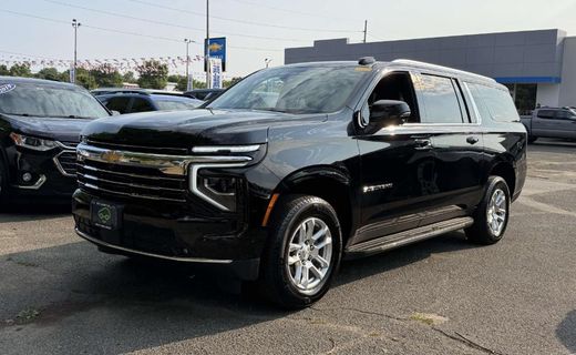 2026 Chevrolet Suburban LT