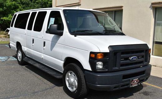 2013 Ford E-350 XLT
