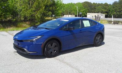 2023 Toyota Prius LE