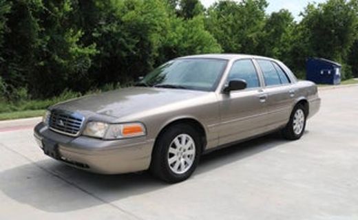 2004 Ford Crown Victoria LX