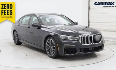 2020 BMW 740I