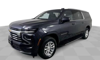 2025 Chevrolet Suburban LT