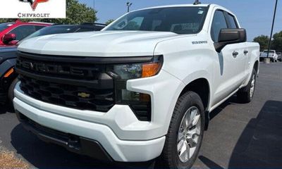 2022 Chevrolet Silverado Custom