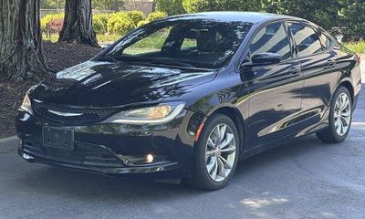 2015 Chrysler 200 200S