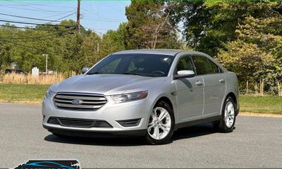 2018 Ford Taurus SEL